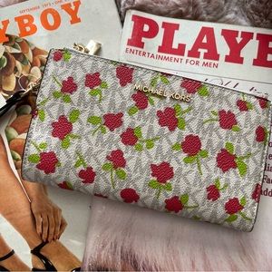 Michael Kors Double Sided Leather Wristlet Wallet 🌹